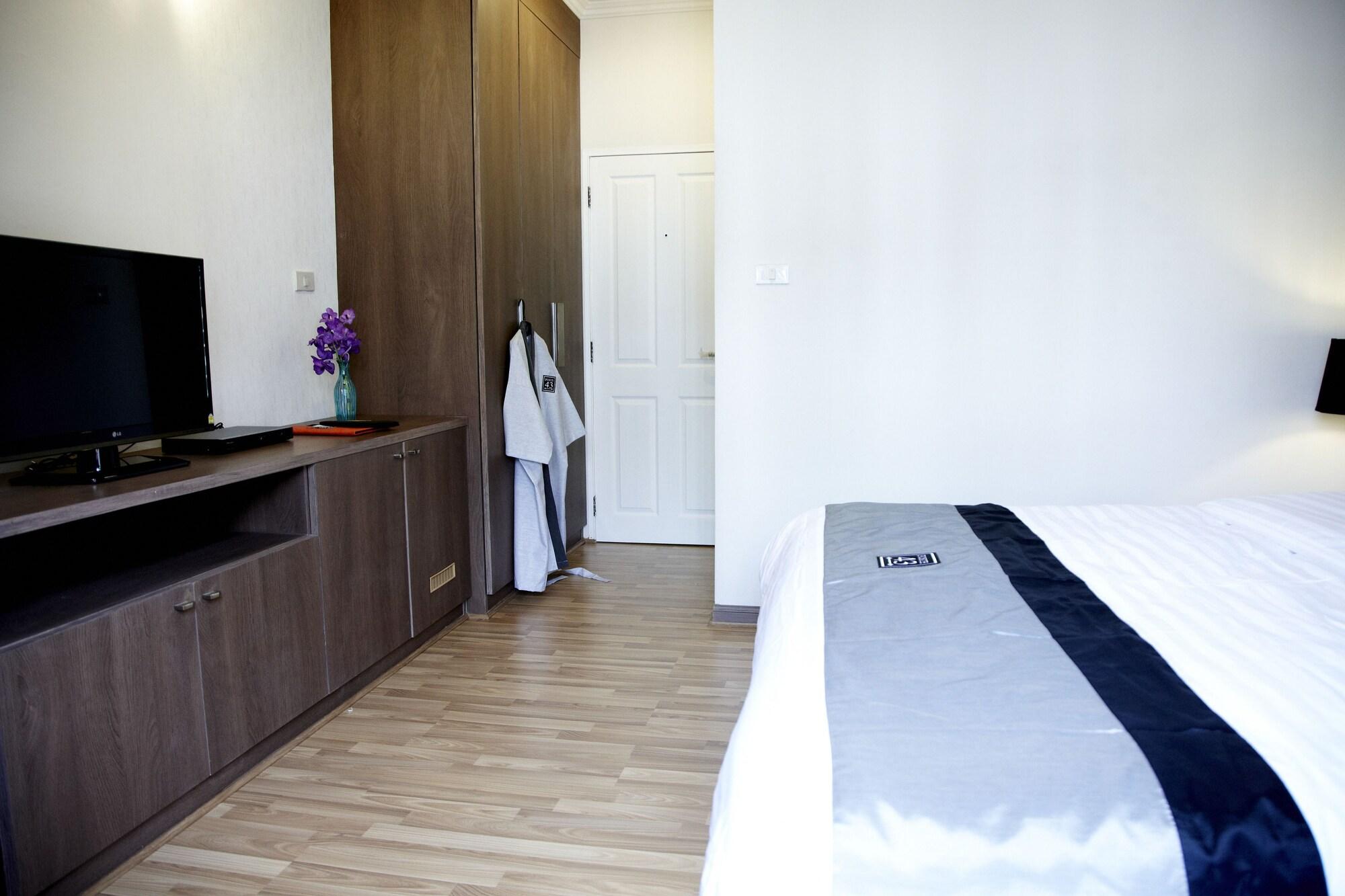 Poste 43 Residence Банкок Екстериор снимка